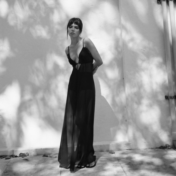Zara limited edition sheer maxi dress you cannot miss - Picture 3 of 6